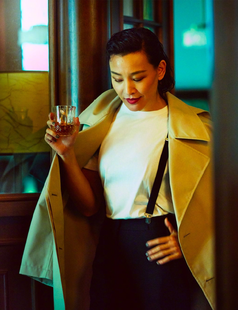 陈冲登《瑞丽伊人风尚》二月刊封面 优雅魅惑复古摩登