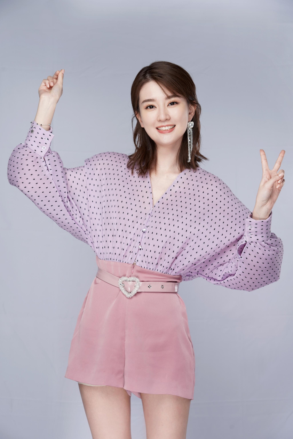 乔欣甜美造型不失温婉气质