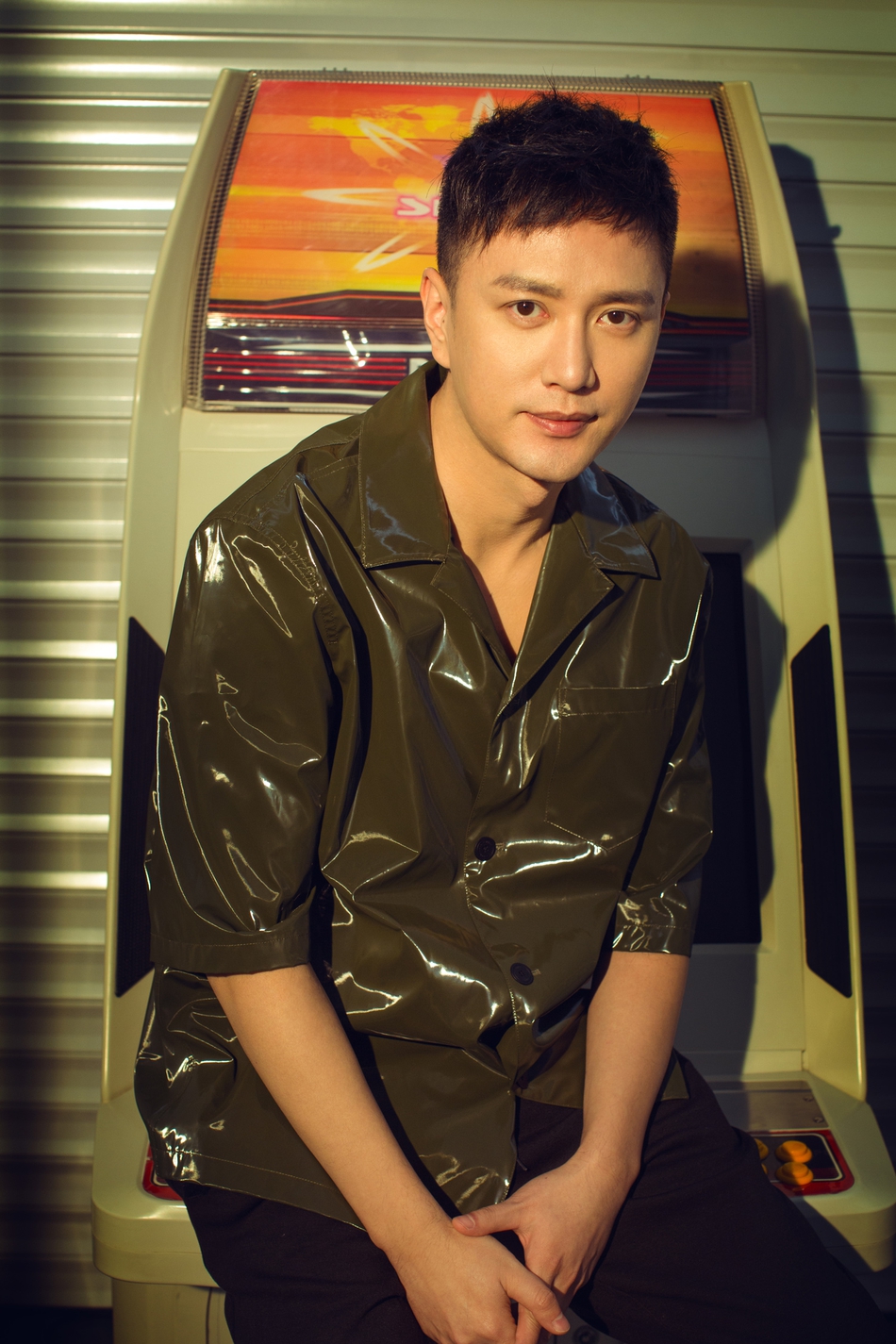 王仁君时尚大片曝光 清新俊逸魅力十足