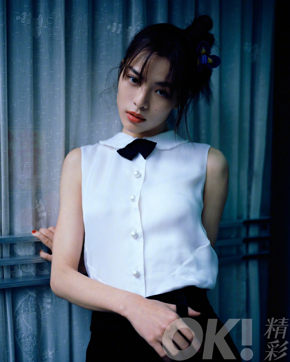 钟楚曦登《ok!精彩》封面 化身缝纫店小妞复古摩登