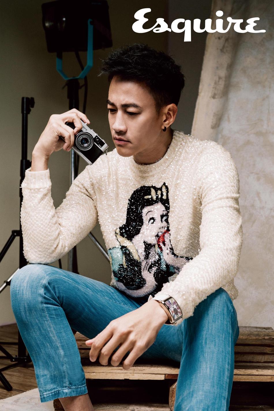 何润东封面大片曝光 西服套装演绎温暖绅士_高清图集_新浪网