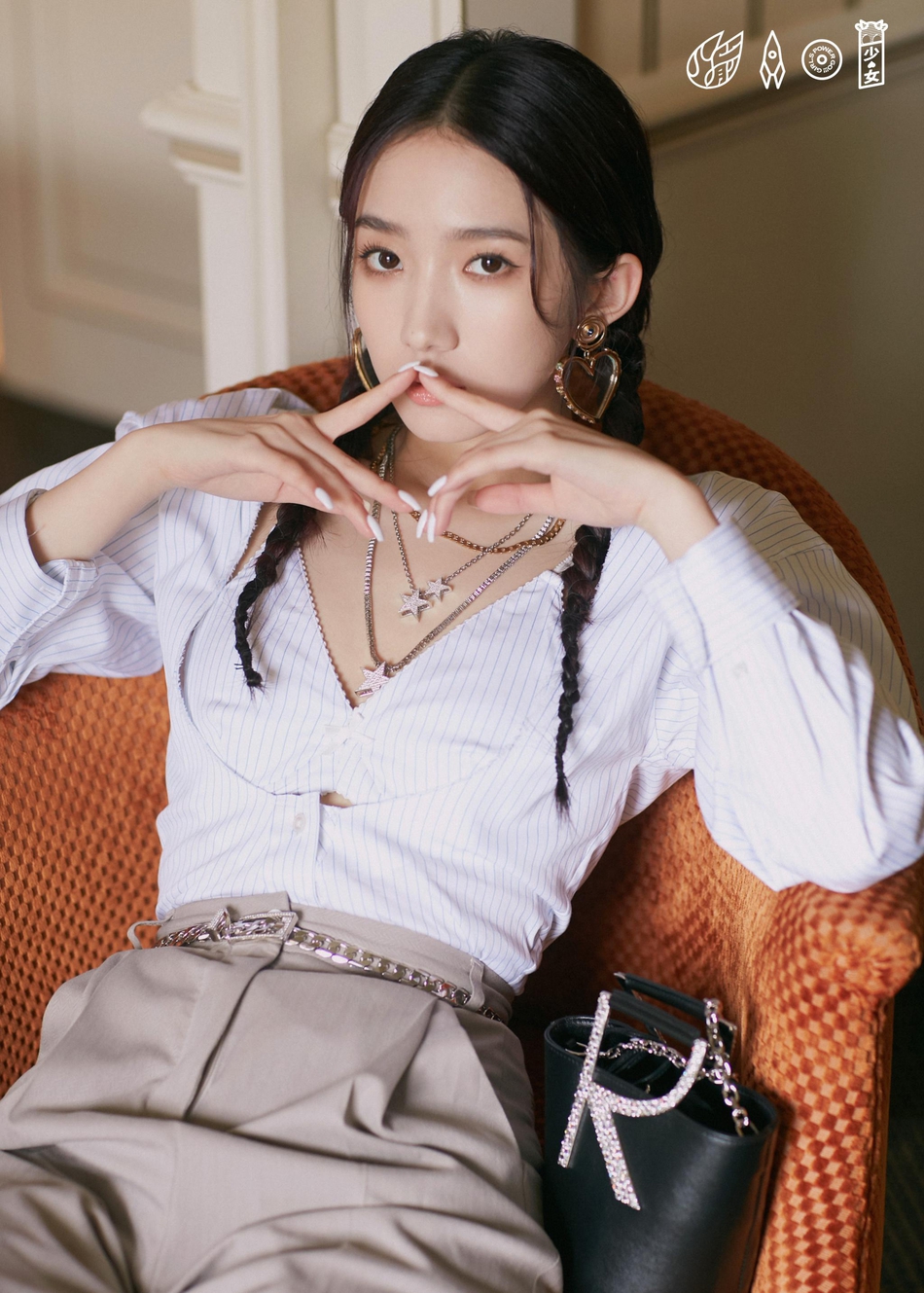 孟美岐助阵roger vivier巴黎新品预览_高清图集_新浪网