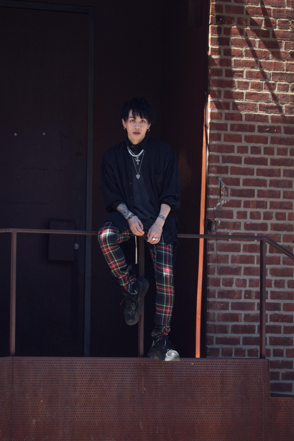 街舞大咖变身时尚icon 杨文昊纽约街拍潮味十足_高清图集_新浪网