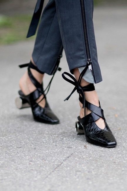 绑带芭蕾舞高跟鞋