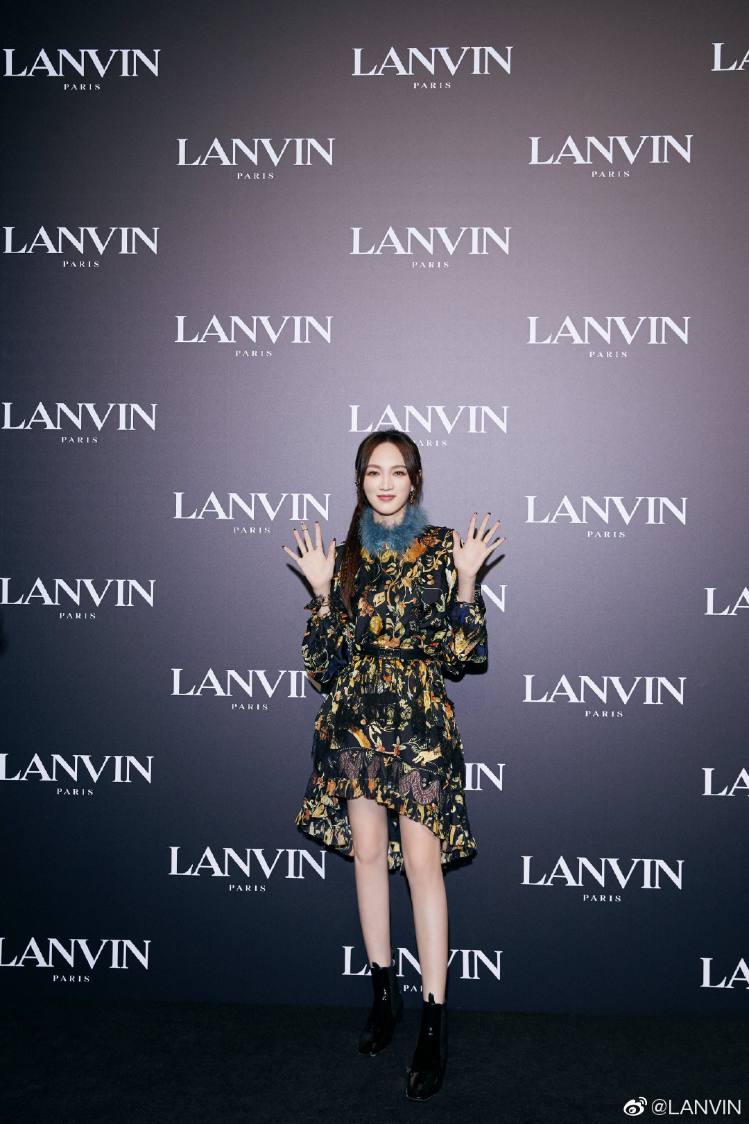 孟佳亮相LANVIN 2021春夏时装秀现场