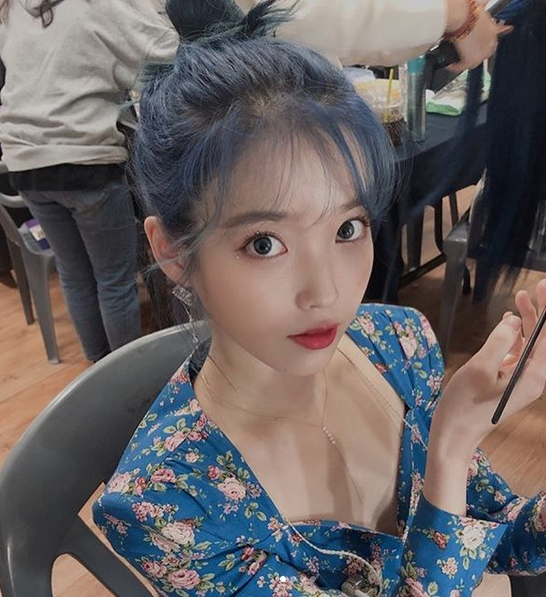 IU蓝发 图片来源：IU ins