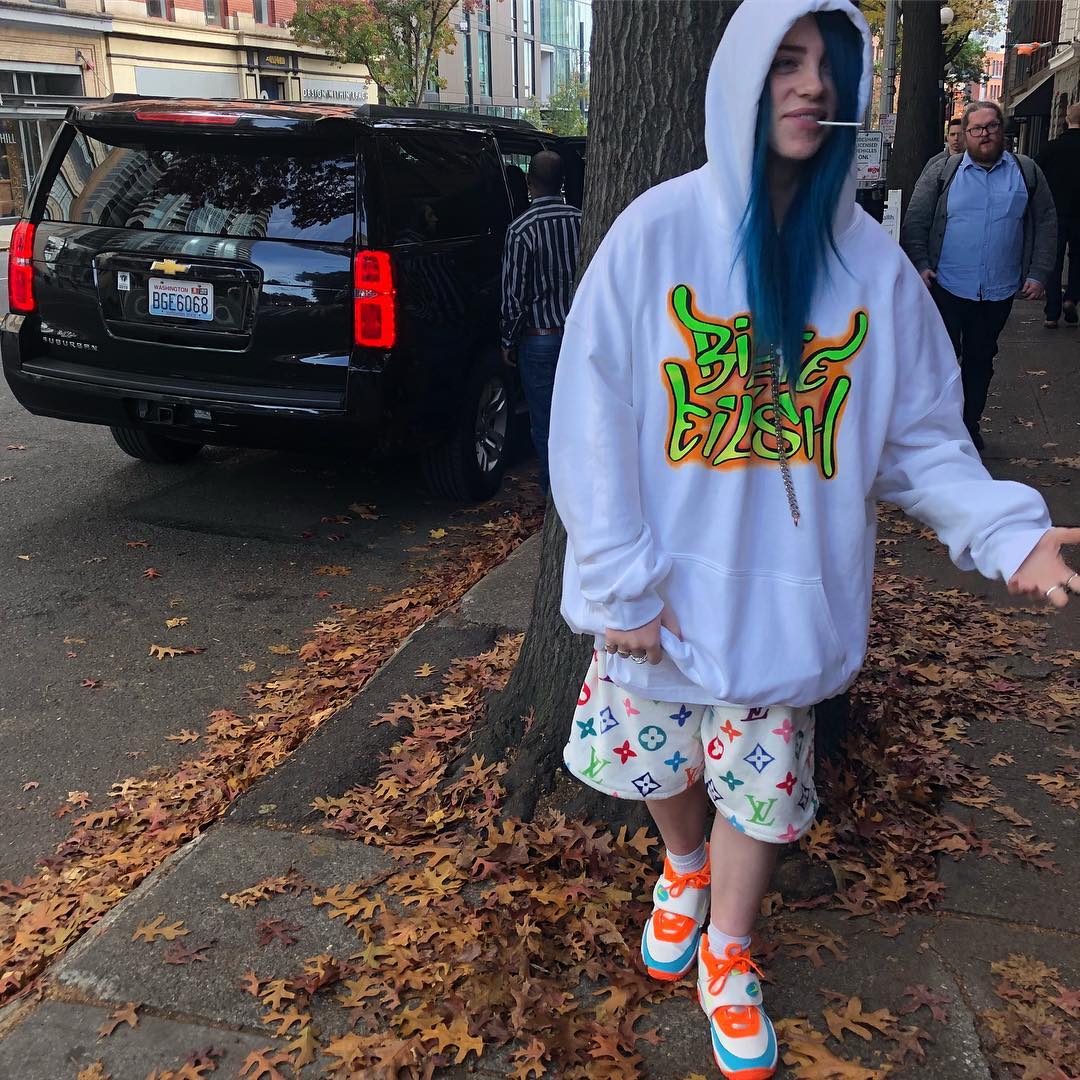 billieeilish17岁她要丧给谁看