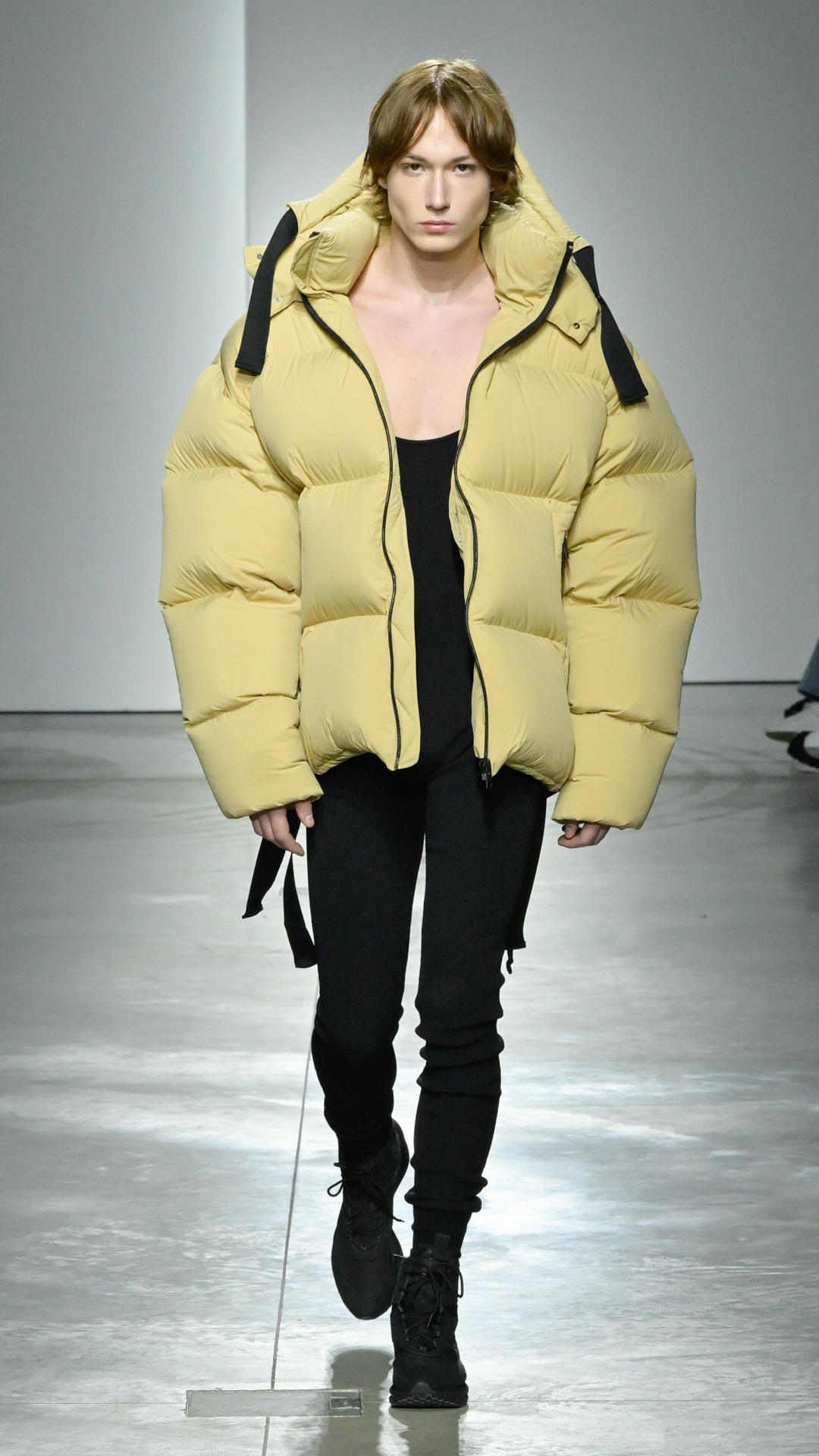 Onitsuka_Tiger_FW23-24_Look_18