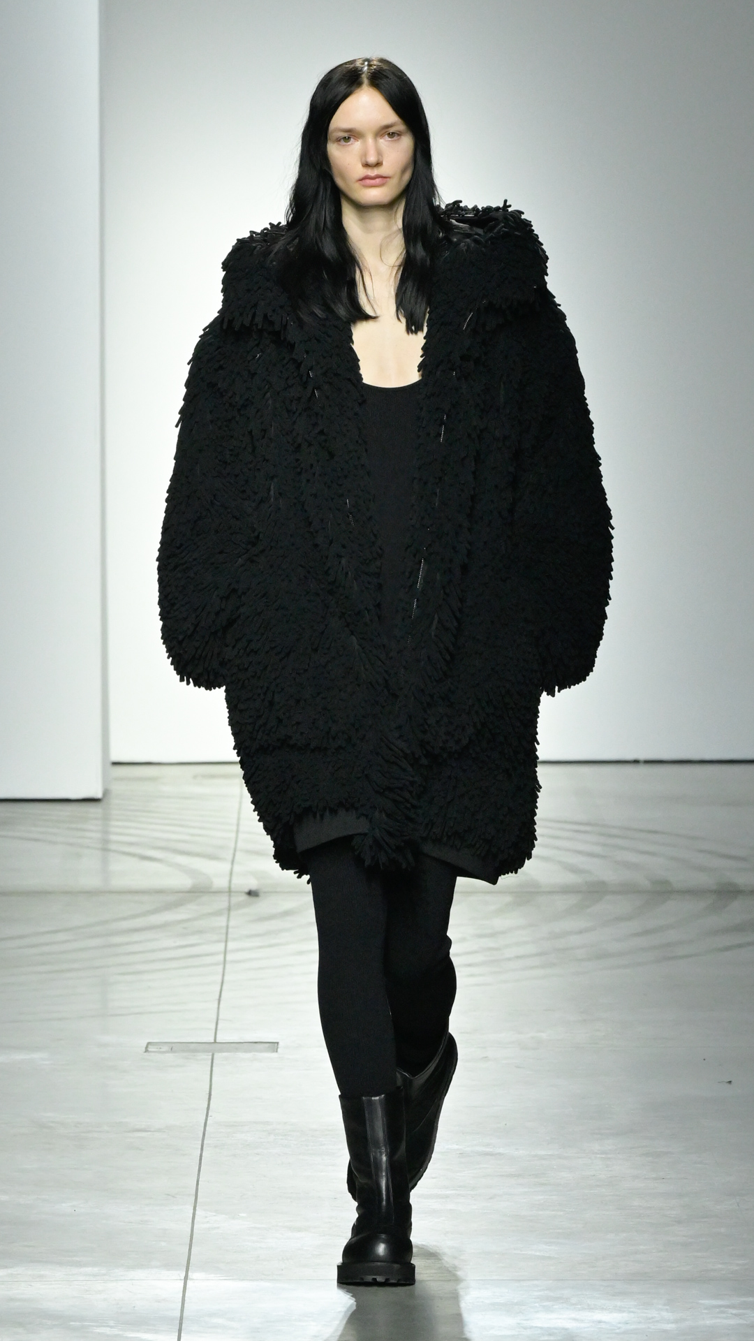 Onitsuka_Tiger_FW23-24_Look_08