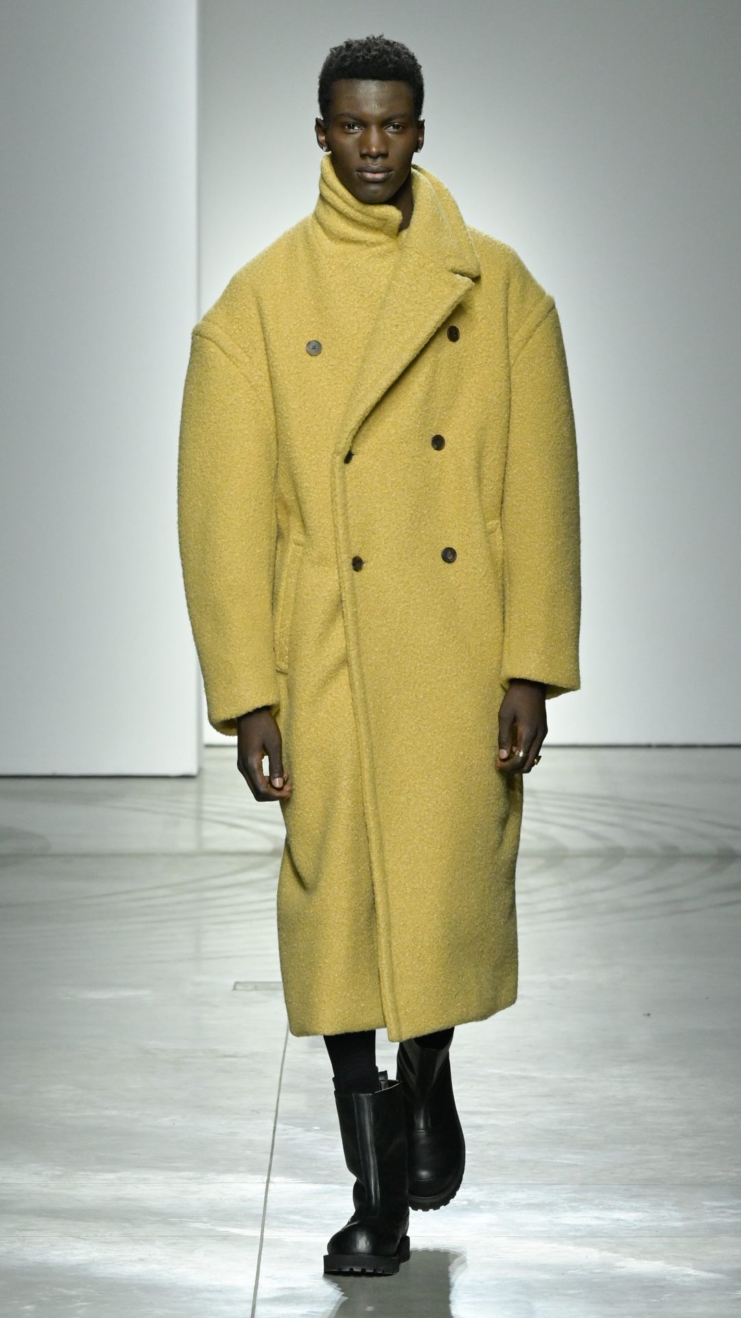Onitsuka_Tiger_FW23-24_Look_02