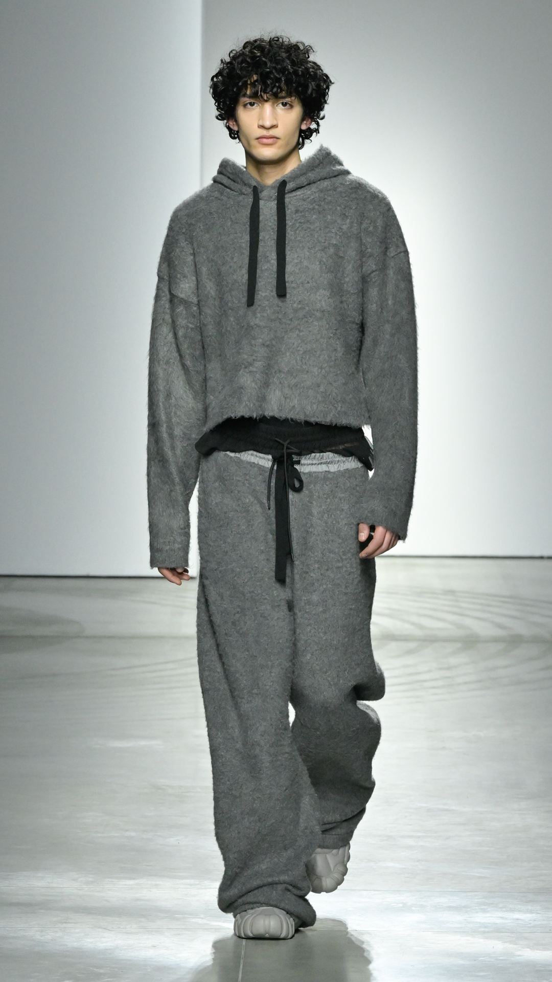 Onitsuka_Tiger_FW23-24_Look_32