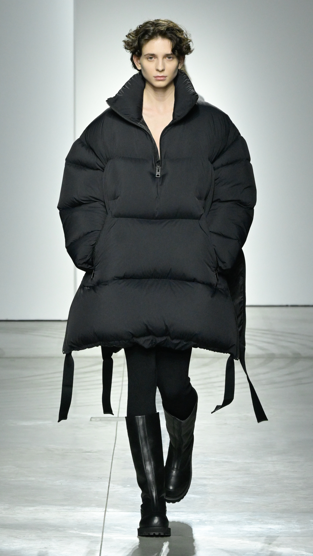 Onitsuka_Tiger_FW23-24_Look_11