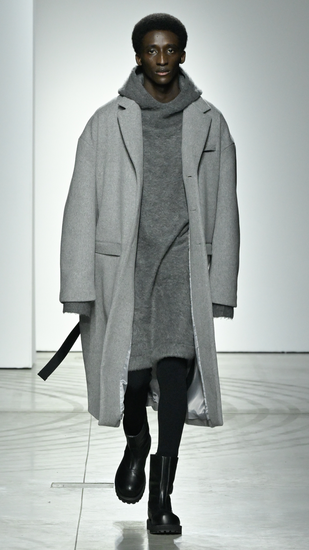 Onitsuka_Tiger_FW23-24_Look_38