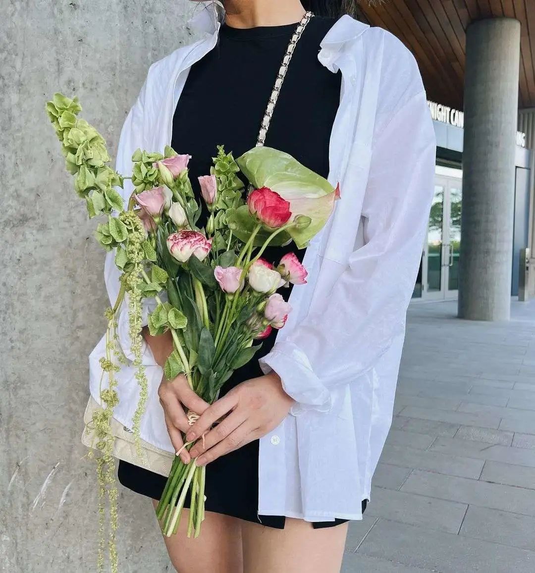 白衬衫3种时髦穿法,适合90%的女人