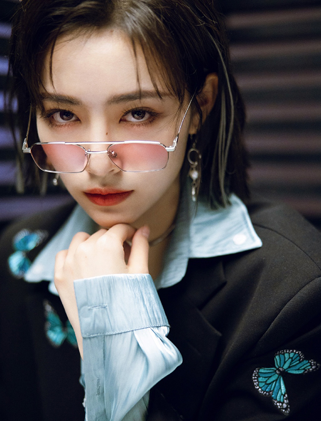 许佳琪 眼镜造型