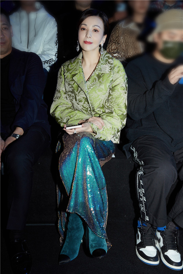 更有知名演员王琳,黄奕,明星母其弥雅,周汶锜等品牌挚友身着品牌全新