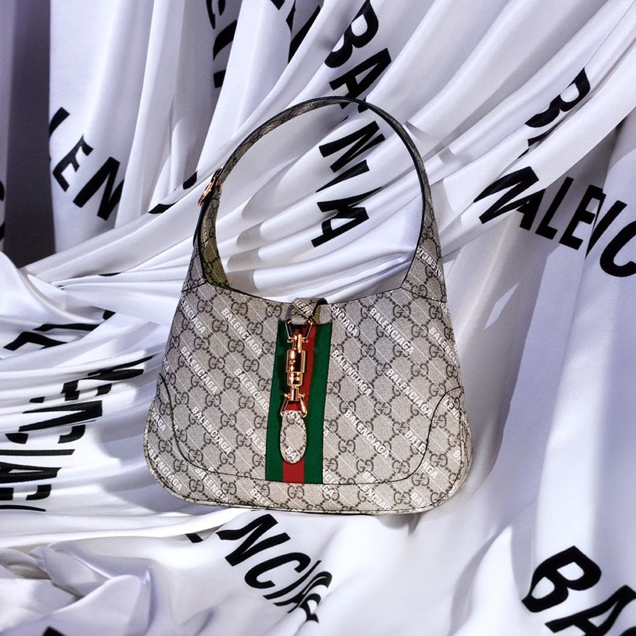 gucci又又又出联名,「天价游戏机」热搜预定!