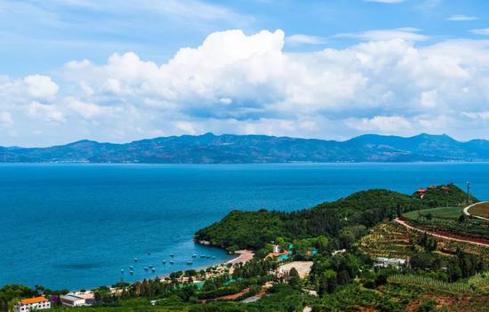 来云南看蓝色故乡|旅行|度假|抚仙湖_新浪时尚_新浪网