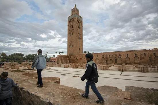 ㊸摩洛哥第三大城市，也是历史上最重要的古都之一。
