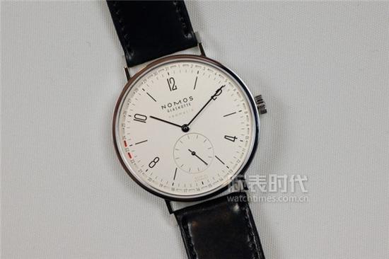 NOMOS TANGENTE系列180腕表,售价3,520瑞郎