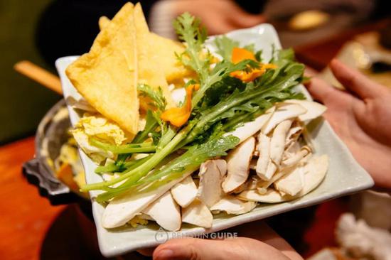 还可以额外追加豆皮、蔬菜之类的食材~