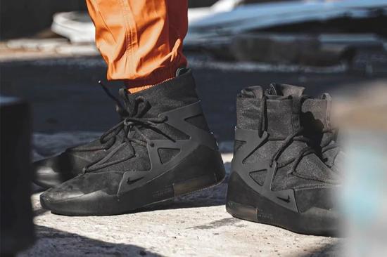 Nike Air Fear of God 1 Triple Black 发售时间:4 月 25 日