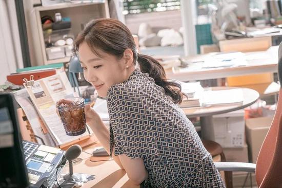 她身上与生俱来的“少女感”气质总有让人心头一软的魔力