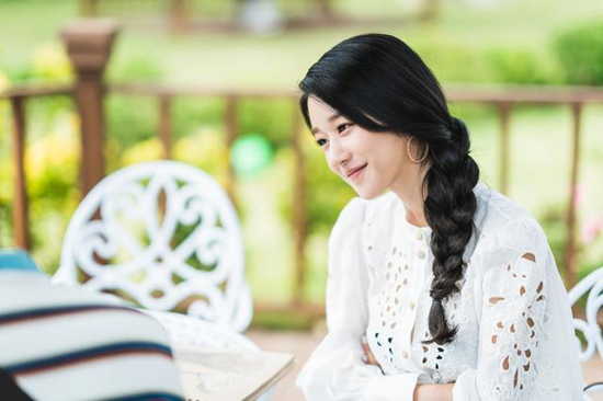渣女穿搭out 今夏最飒的搭配居然是魔女风