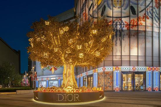 奢侈品牌圣诞树原来藏了这些小秘密!