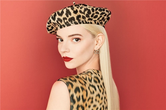 迪奥全球时装与彩妆品牌大使anya taylor-joy