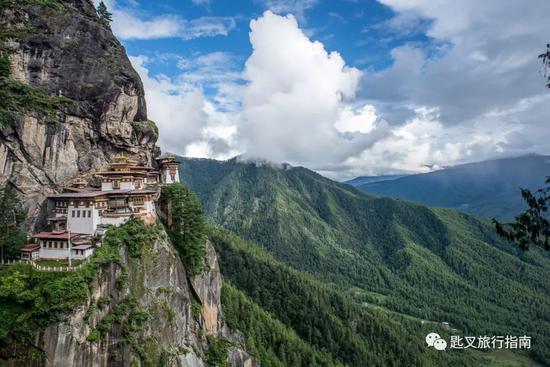 虎穴寺——峭壁上的佛教圣地