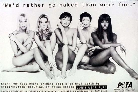 Emma Sjoberg、Tatjana Patitz、Heather Stewart Whyte、Fabienne Terwinghe 和 Naomi Campbell 五位超模受 PETA 之邀拍攝廣告