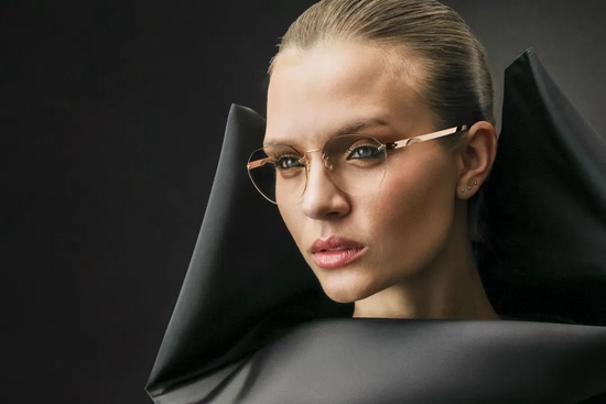 2021 年, Kering Eyewear 收购了对丹麦奢华眼镜品牌 Lindberg