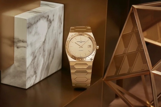 江诗丹顿 Historiques 系列 222 腕表