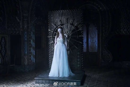 Dior 2021春夏高订系列时装影片《塔罗城堡》