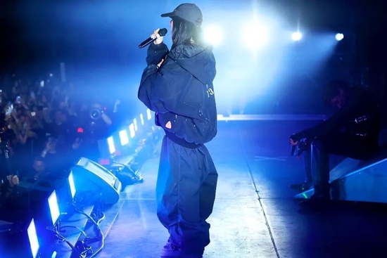 Billie Eilish / Via VOGUE