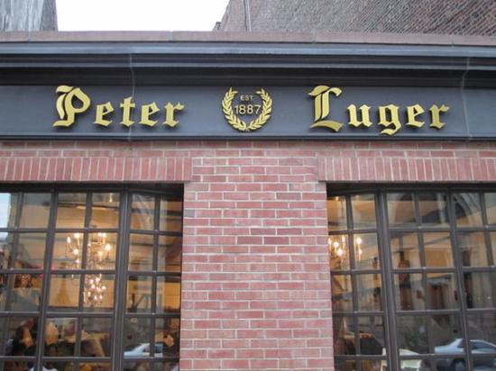 号称纽约第一的米其林一星牛排店Peter Luger 图片源自pinterest