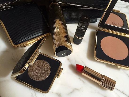 Victoria Beckham x Estée Lauder 来源:Twitter