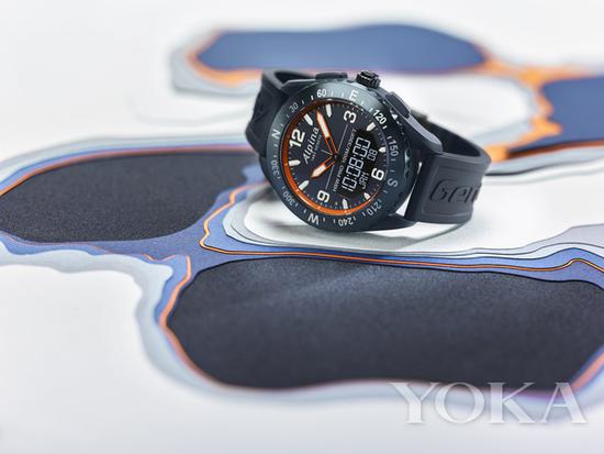 单品推荐:Alpina AlpinerX户外智能腕表 8300元(图片来源于品牌)