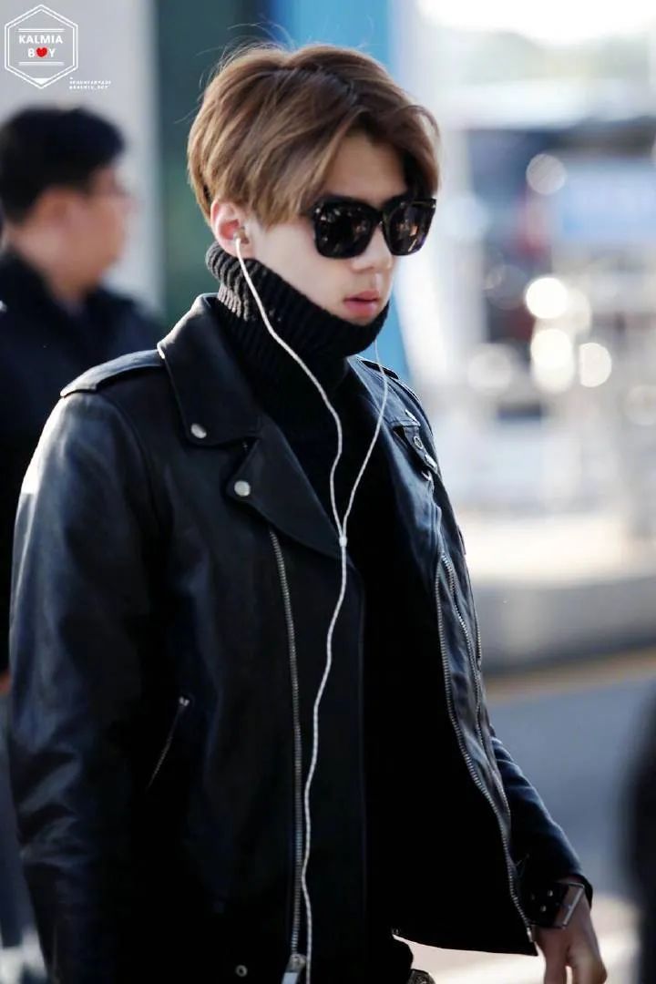 吴世勋的造型太难了他的复古夹克和毛衣锁住了你