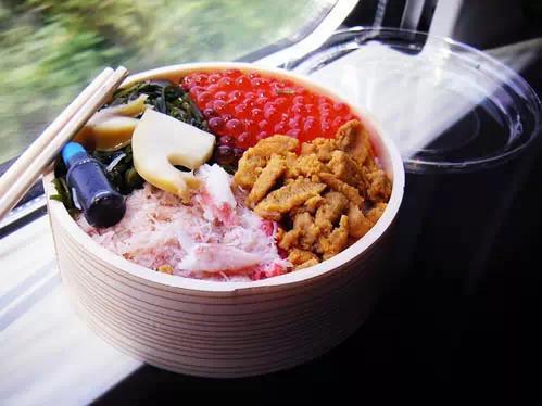 精致考究的日本铁路便当