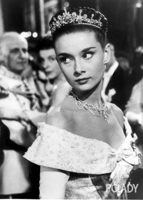 别再研究珠宝的新戴法了 跟着赫本全有了|赫本|奥黛丽赫本|珠宝_新浪