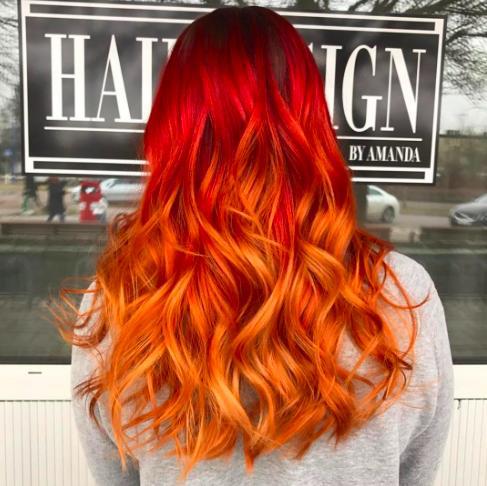 to redsoft fade另一个色系是紫色,以黑色头发配搭紫色挑染,又或是用