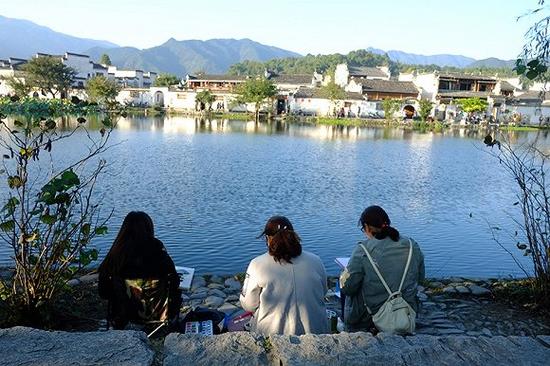 据景区统计，每年在宏村写生的学生数量达30万