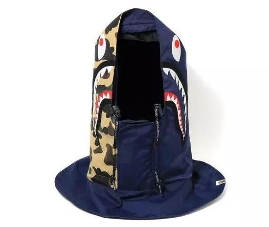 A BATHING APE®Shark 缝饰连帽口罩