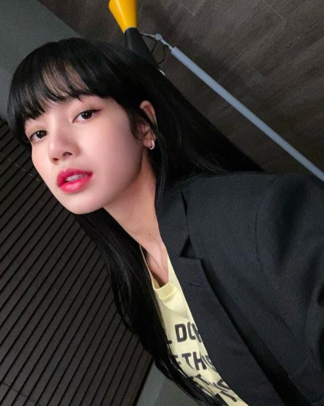 不会吧不会吧 还有人不知道用腮红修小脸超美