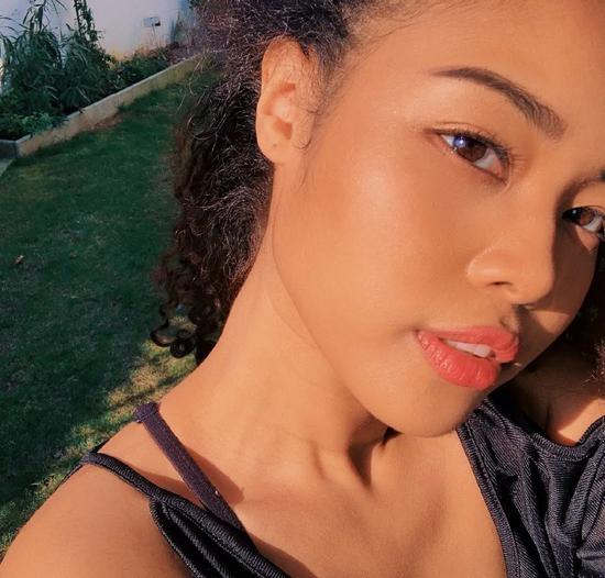 黑皮肤女生穿搭妆容图鉴来咯别浪费你的先天优势