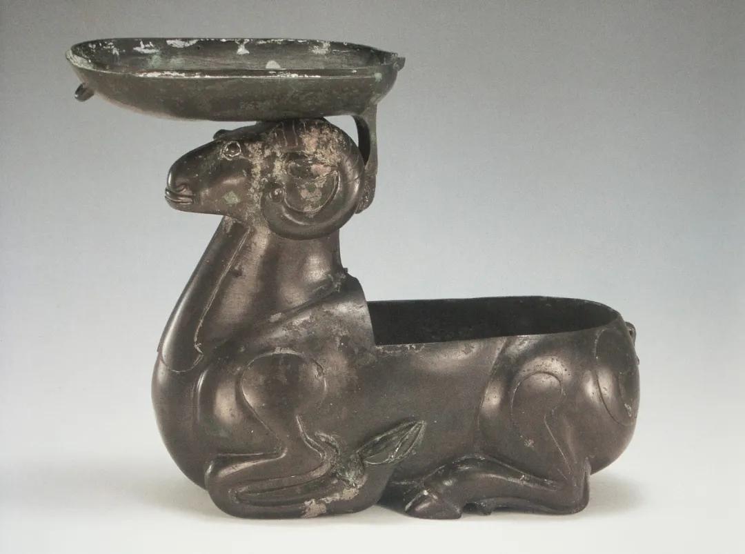 汉代青铜翻盖羊形灯