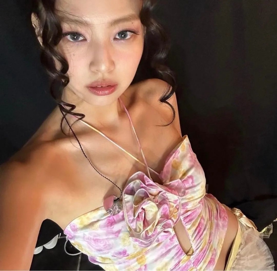 Jennie 上衣售价:5000元