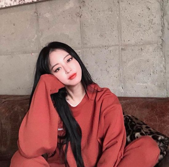 不会吧不会吧 还有人不知道用腮红修小脸超美